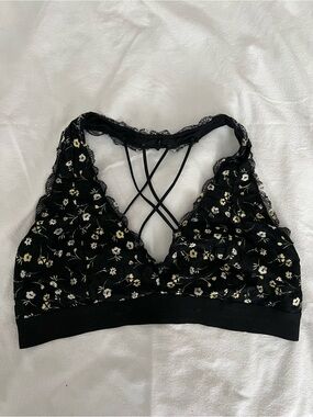 Victoria’s Secret Black Floral Lace Bralette with racerback Straps size Large